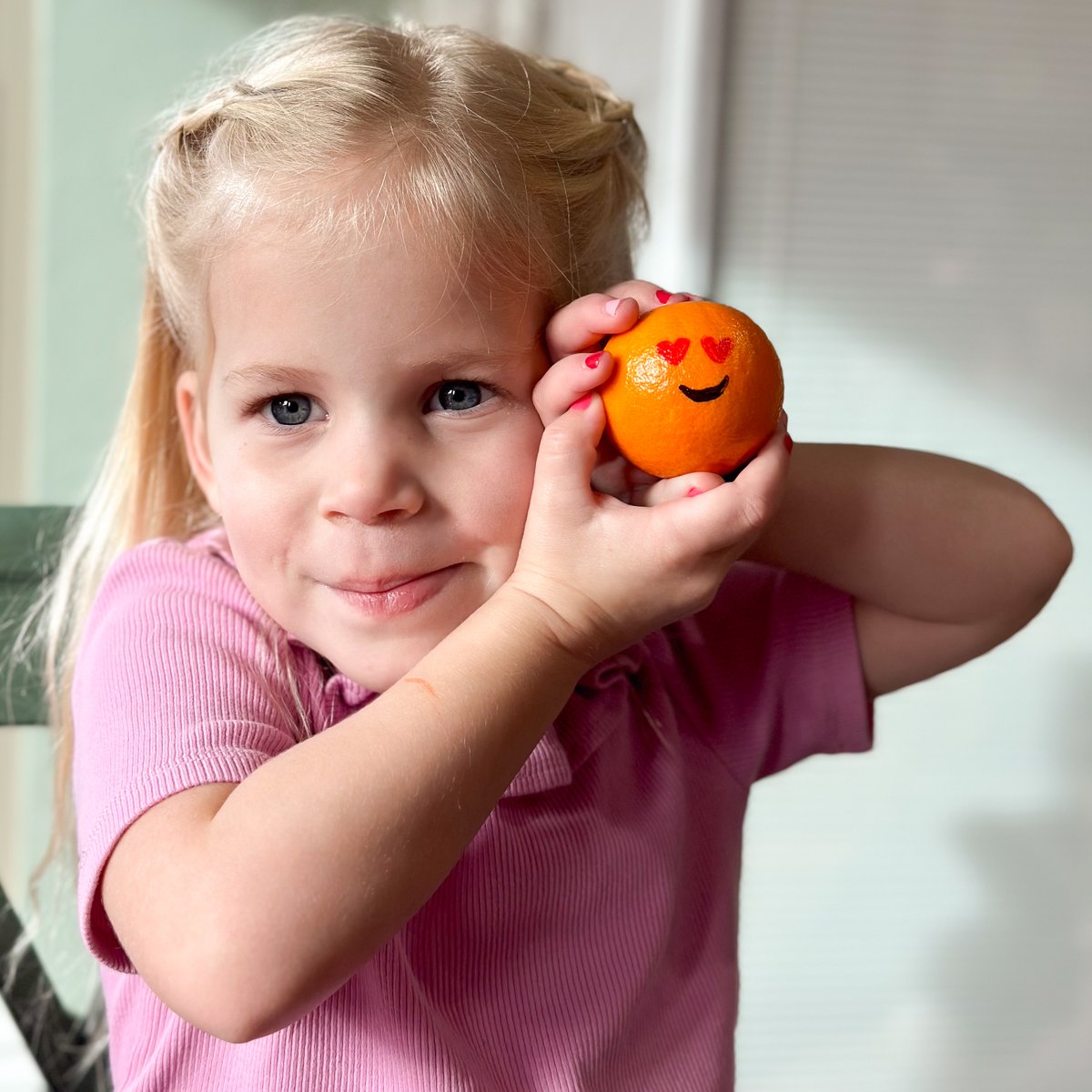 ShapeFutureOK's tweet image. Happy Valentine's Day! 💕

Make your kiddo a Conversation Cutie to show them some love today! 
All you need is a permanent marker and an orange. Write an encouraging message or draw a smiley face.