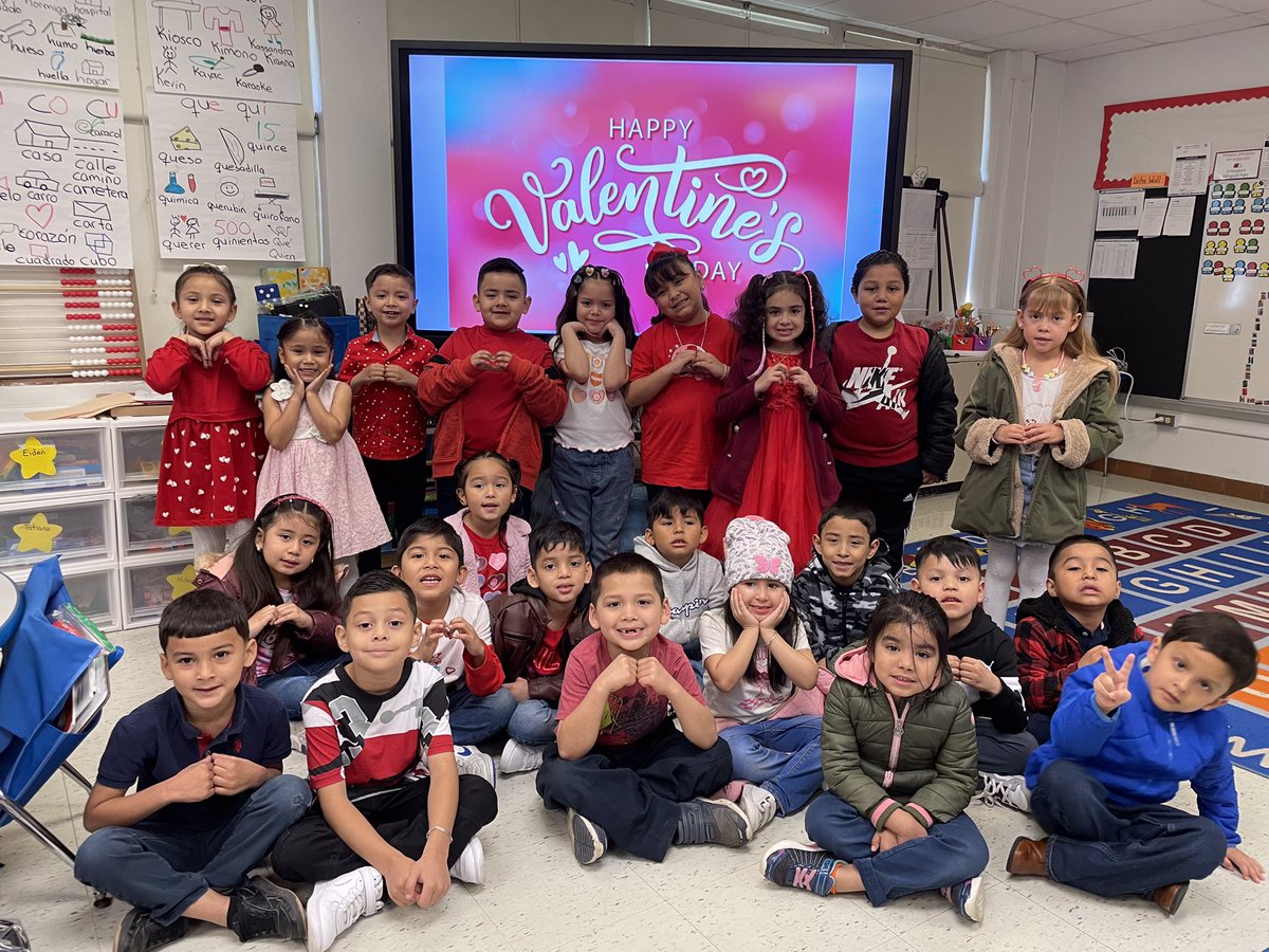 dallasschools's tweet photo. #DallasISDKind #ValentinesDay #Kindnessweek 💕 https://t.co/kfP2fulDGs