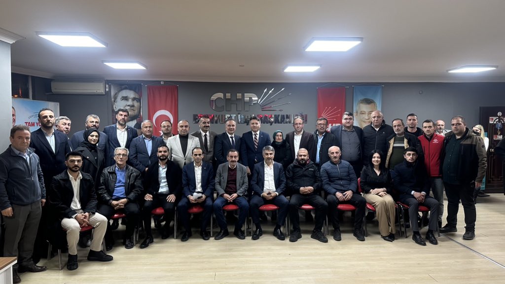 İlçe Başkanımız Hüseyin Ergin ve Esenyurt Belediyesi Meclis Üyelerimiz ile birlikte önümüzdeki süreçle alakalı değerlendirme toplantısı gerçekleştirdik.

#HepBirlikteEsenyurt
#TamYolİleri