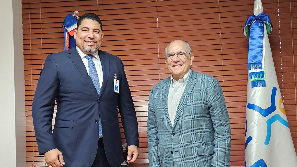 EgresadosOISS tweet media