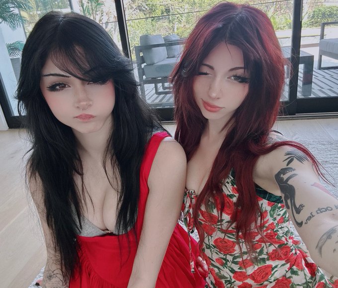 choose your valentine 🌹 https://t.co/STTI6KD7do