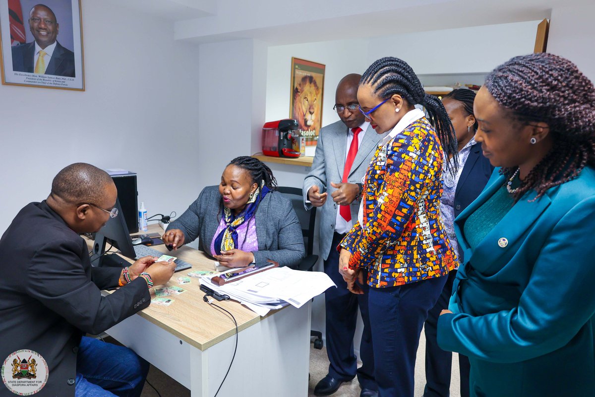 𝗜𝗗 𝗜𝗦𝗦𝗨𝗔𝗡𝗖𝗘 𝗖𝗘𝗡𝗧𝗘𝗥 𝗟𝗔𝗨𝗡𝗖𝗛𝗘𝗗 𝗔𝗧 𝗞𝗘𝗡𝗬𝗔'𝗦 𝗠𝗜𝗦𝗦𝗜𝗢𝗡 𝗜𝗡 𝗕𝗘𝗥𝗟𝗜𝗡

Diaspora Affairs PS <a href="/roselinenjogu/">Roseline Kathure Njogu, CBS 🇰🇪</a>, following a Diaspora engagement in Berlin, launched the ID issuance center at the Kenya Embassy in Berlin, Germany. 1/4 #Hudumamajuu