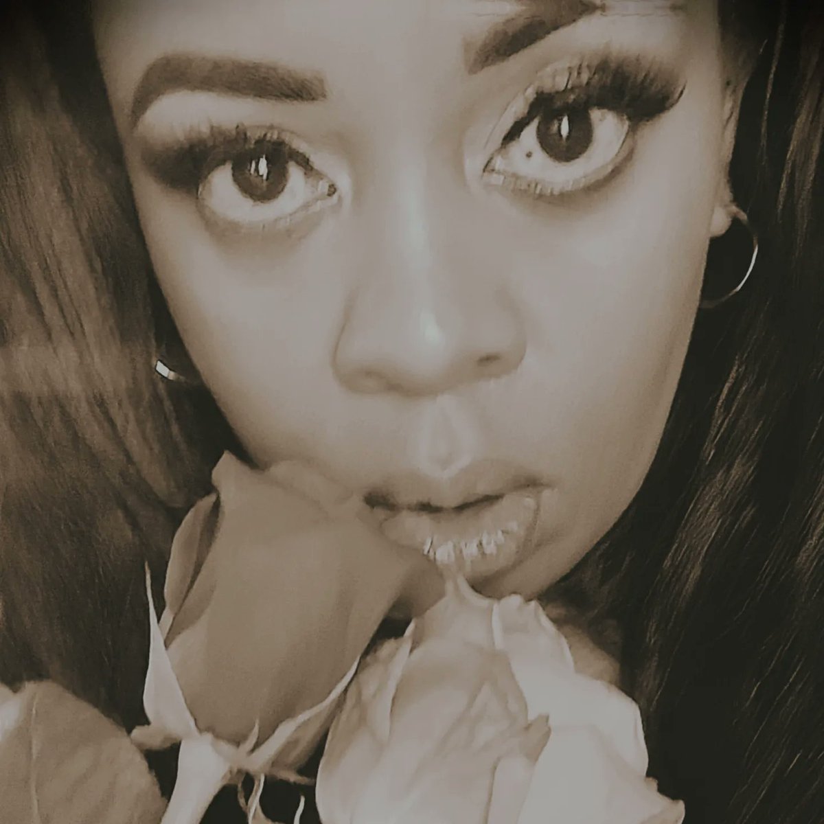 Its_me_Khalima's tweet image. The Love Project is available to stream everywhere and anywhere you stream your favorite music!

Take a listen. Need a link? 

#KhalimaMusic #ValentinesDay    #TheLoveProject #dmvsinger #mdsinger #myfirstep