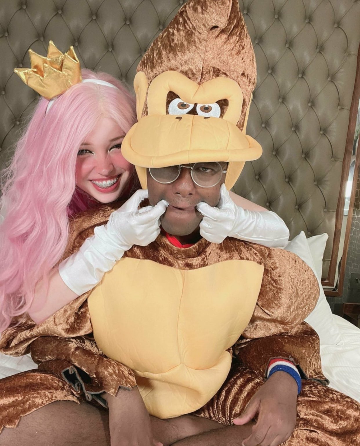Javier Aliaga on X: Twomad reportedly had the OnlyFans video he did with Belle  Delphine on the computer when he was found dead from drugs 💀 Remember  folks, dont do drugs, and