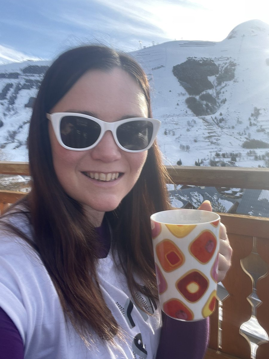 Donnaprice22's tweet photo. Swopped the beautiful hills of Caerphilly for a different kind of hills this week 😁⛷️ #teawithaview #frenchalpes #beautifulnature https://t.co/QIyj8hJAUj