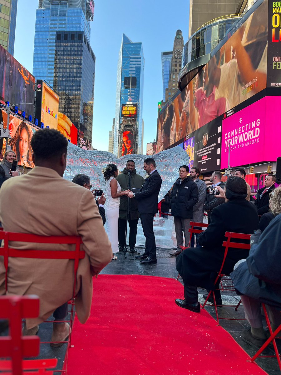 NYPDTimesSquare tweet picture