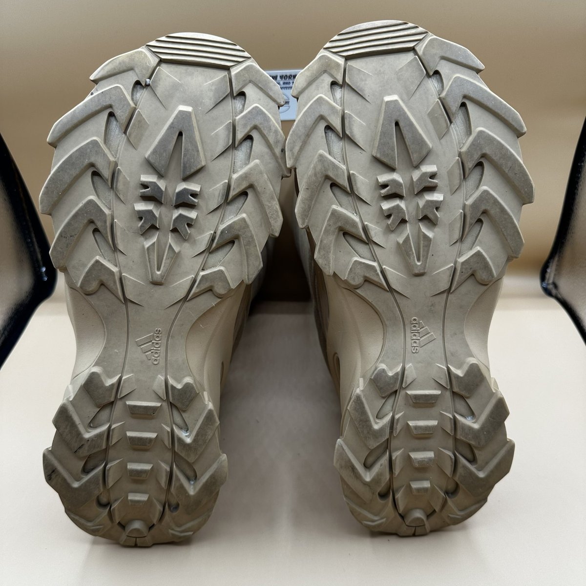 Yeezy NSLTD Boots “Khaki”
Size: 10M
Condition: Pre Owned
Price: $800
Shipping Available! 📦