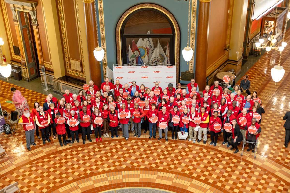 The Iowa Capitol was a sea of red today as volunteers from across the state showed up to urge lawmakers to take action to help protect consumers from gift card payment scams. #ialegis spr.ly/6010VFd24