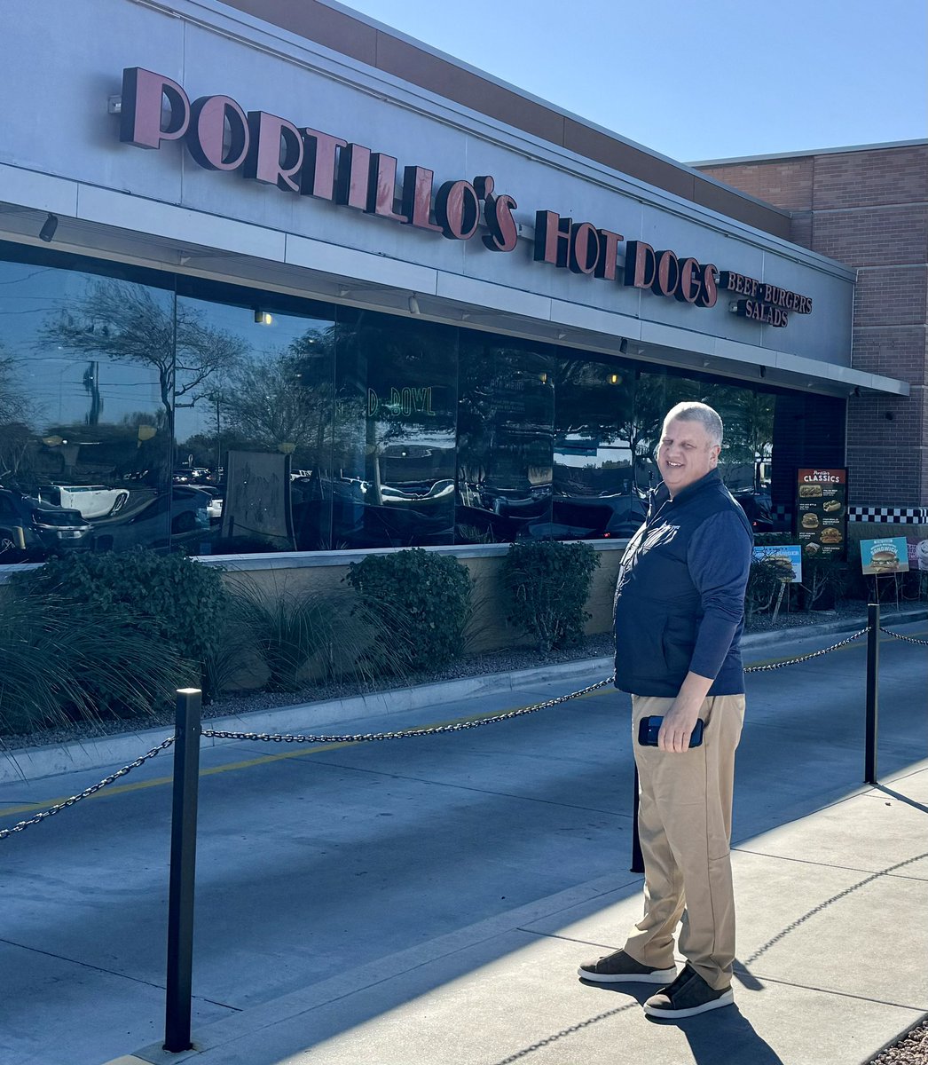 I thought I was his true love until we pulled up to @portilloshotdog #ValentinesDay @DerekJStevens