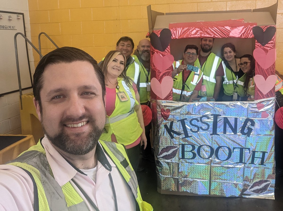 Lyle Blanchard (@blanchardlyle) on Twitter photo Happy Valentine's Day from the SBD gateway! Hershey's kisses, heart health tips and safety bucks! <a href="/KatCab05/">Katheryn</a> <a href="/esmerioups/">Darren Esmerio</a> <a href="/pcakes211/">Patty SBD Gateway safety co chair🫶🏼</a> <a href="/air1man/">Mike Nepaul</a> <a href="/HealthSafety247/">Jesse Marron</a> Happy Valentine's Day from the SBD gateway! Hershey's kisses, heart health tips and safety bucks! <a href="/KatCab05/">Katheryn</a> <a href="/esmerioups/">Darren Esmerio</a> <a href="/pcakes211/">Patty SBD Gateway safety co chair🫶🏼</a> <a href="/air1man/">Mike Nepaul</a> <a href="/HealthSafety247/">Jesse Marron</a>
