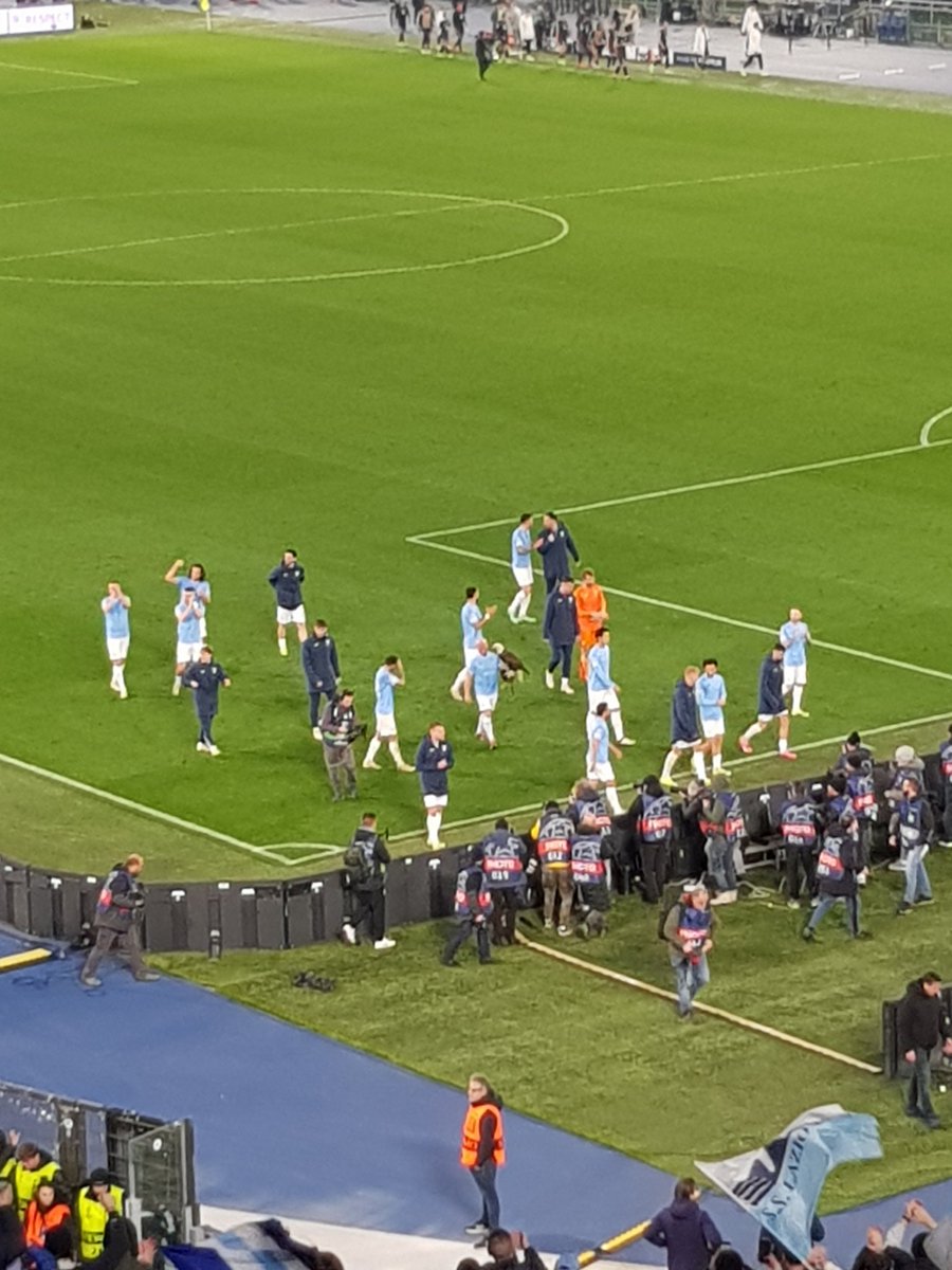 mmastropietri's tweet photo. Abbiamo battuto il #Bayern!
#LAZIO 1 Bayern Monaco niente, #CiroImmobile.
A proposito io c'ero!
#AvantiLazio 
#LazioBayernMonaco
#UCL
#14febbraio https://t.co/THmBSDlJO6