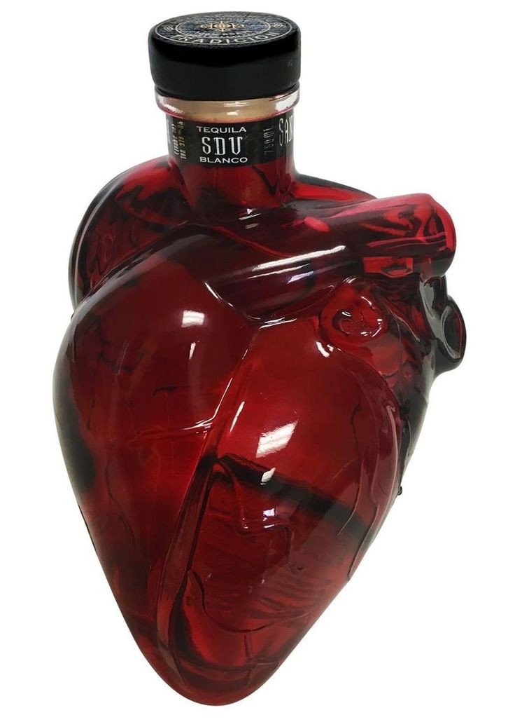 DragonNighShade's tweet photo. @ClawedChaos 
There was a small little envelope tied to the bottle that had a note that simply said 'Fatally your's' https://t.co/0QPocTKj2P
