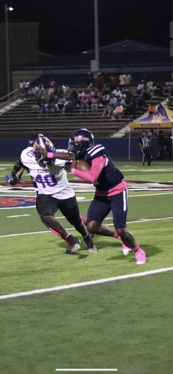 Jemarionhawkins's tweet photo. My name is Jemarion Hawkins and i am a proud member of the class of 2024 of Bastrop high School! I lettered in football 3years and here are some highlight, I am currently seeking potential offers to further my career but has not received much attention! 
@oc7888
@coachjohnson126 https://t.co/yy8i6o66FM
