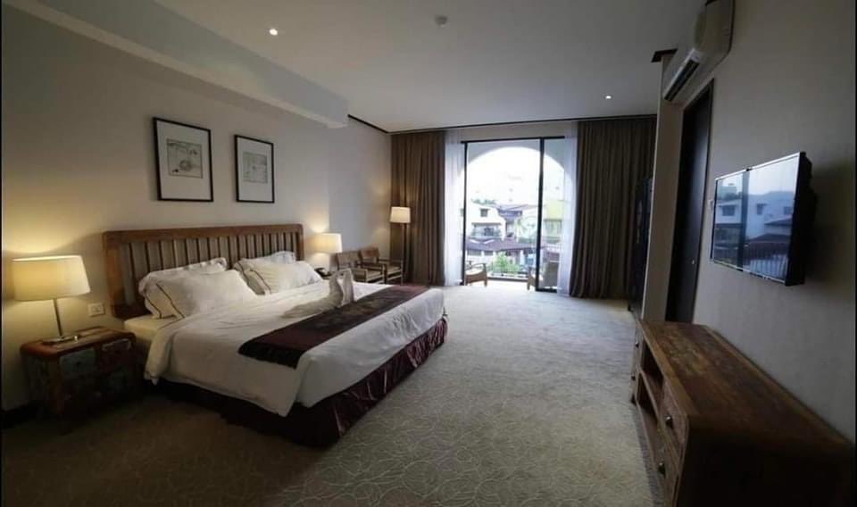 lokalisstay's tweet photo. Hotel view cantik dekat Melaka. Konsep ala-ala middle eastern. Interior dalaman dia nice dan cozy. Rate boleh dapat serendah RM130++/night.

📍1825 Gallery Hotel, Melaka https://t.co/h5Jv2ApLDu