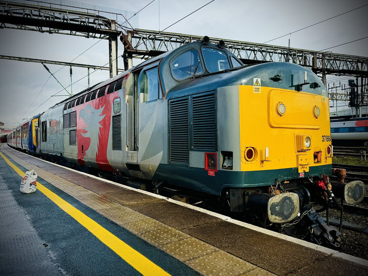 SydneyBridgeTMD's tweet image. A few shots from this morning on my walk to work 📸 14/2/24 #Class37 #Tractor #Class319 #ScrapDrag #Class68 #Cat #Class350 #Class153 #Dogbox #RailwayPhotography @RailOpsGroup @EurophoenixLtd @northernassist @DRSgovuk @tfwrail