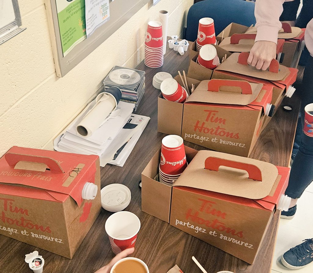 Thank you to our awesome school council who dropped off treats to our amazing teachers & staff. @NLTeachersAssoc @NLSchoolsCA #NLTeachersRock 
#teacherappreciationweek
#staffappreciationweek