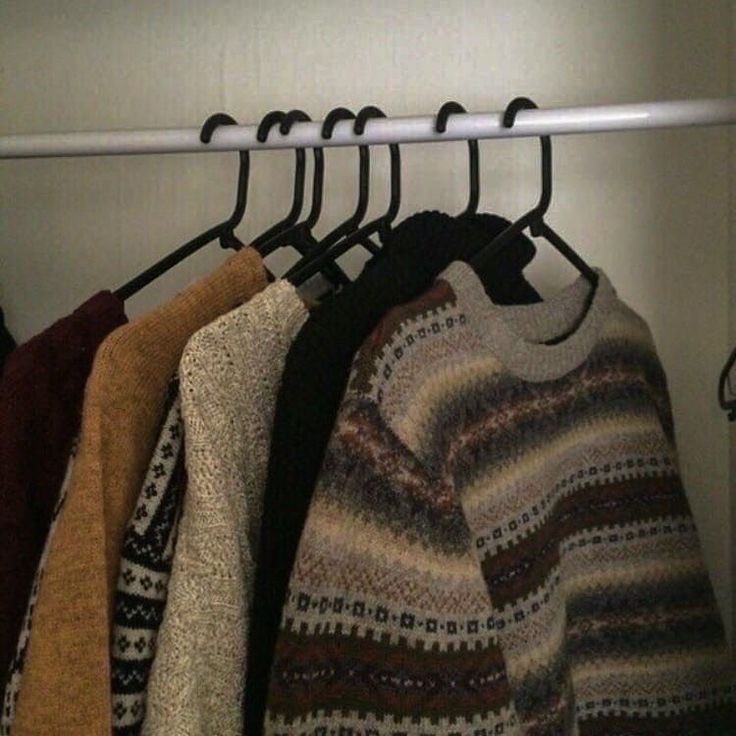 PadfootHwa's tweet photo. Chocolates
Love letters
Sweaters 

Oh and myself 😉

Happy Valentine’s day my moony ~ https://t.co/ELq1lGPUnW