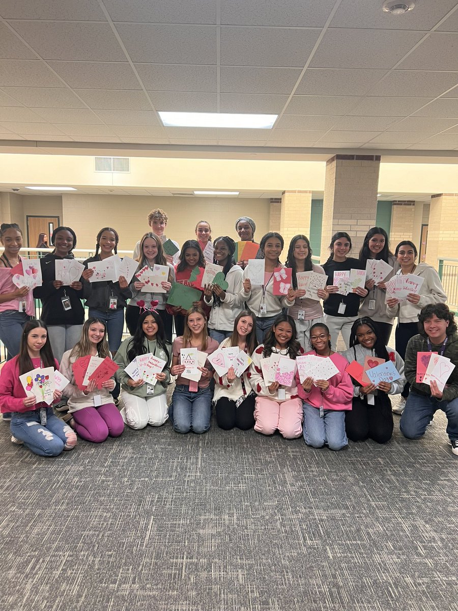Sending cheers to the residents at The Legacy At Long Meadows this Valentine’s Day! 💌💐