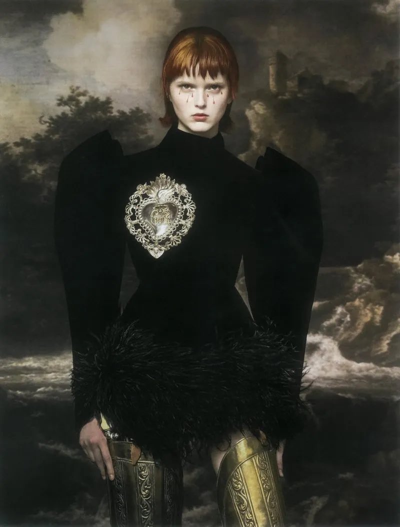 xe0_xeo's tweet photo. Photography by Hungarian photographer Szilveszter Makó for the series titled "Armour of Couture" (2022) https://t.co/3IaWt2T3B3