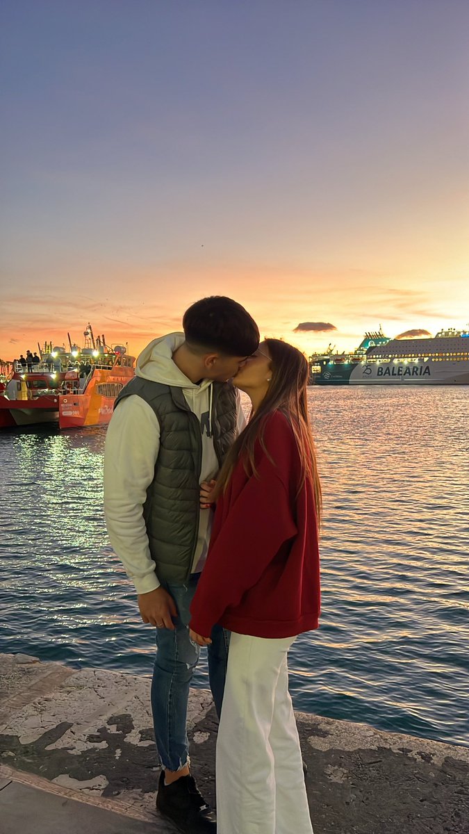 Joorgee17__'s tweet photo. Quiero pasar el resto de mi vida a tu lado 💍🤍 https://t.co/8JBJcTclWS