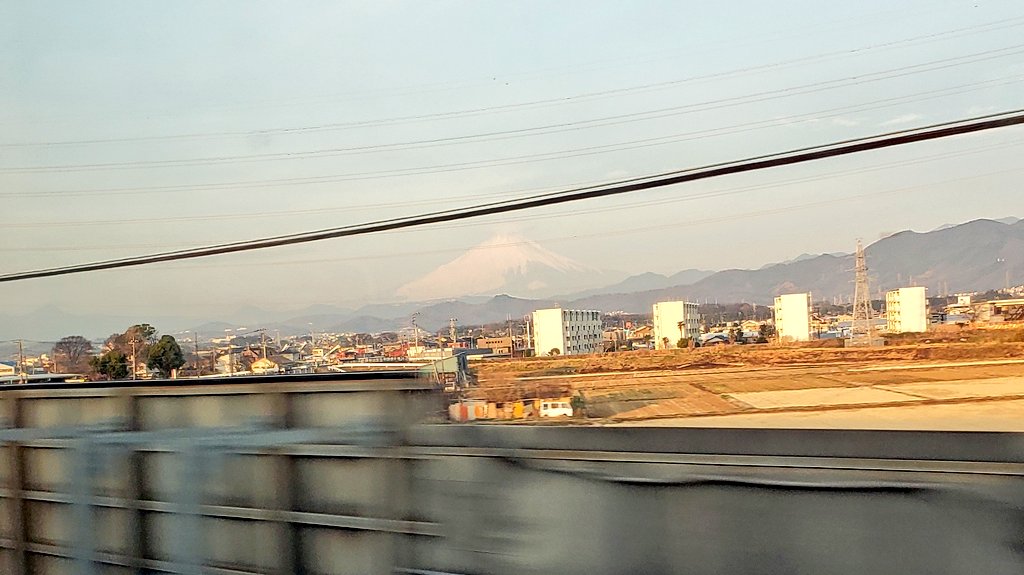 tetora607's tweet photo. 富士山が見えてきた https://t.co/KjWOOsiW9B