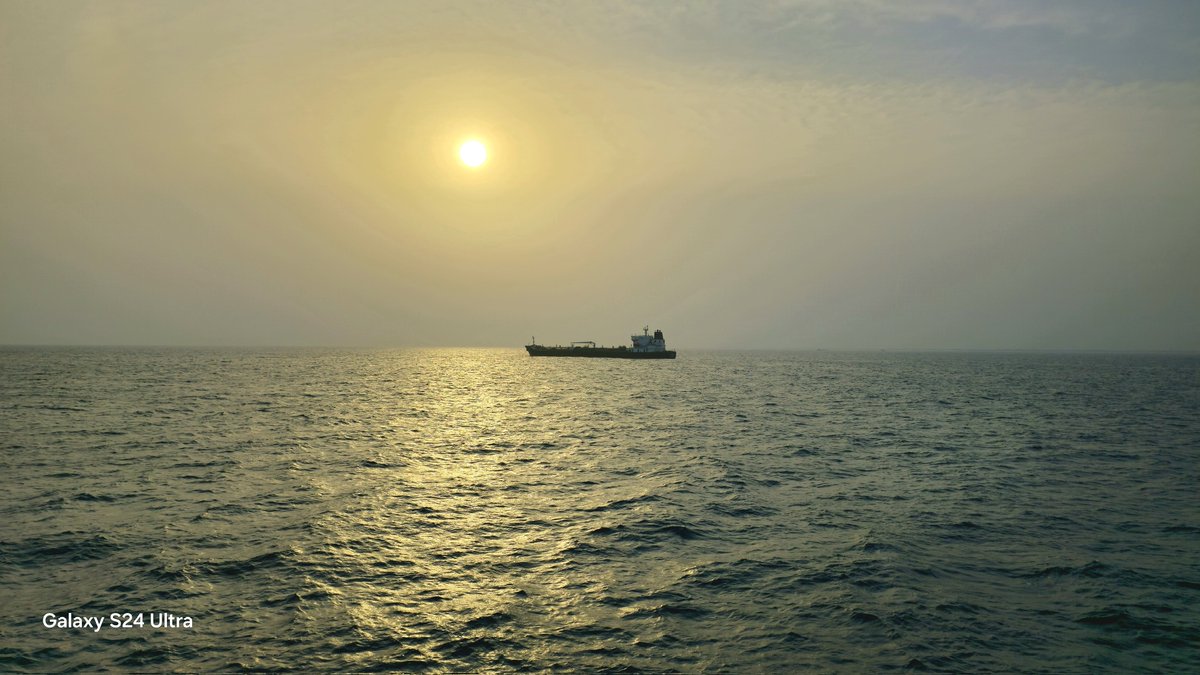 ScorpiRov's tweet photo. Sunset
Location: Lome,  Togo, Africa
#withgalaxy #shotonsamsung #samsunggalaxyS24ultra https://t.co/KaPqnoycX4