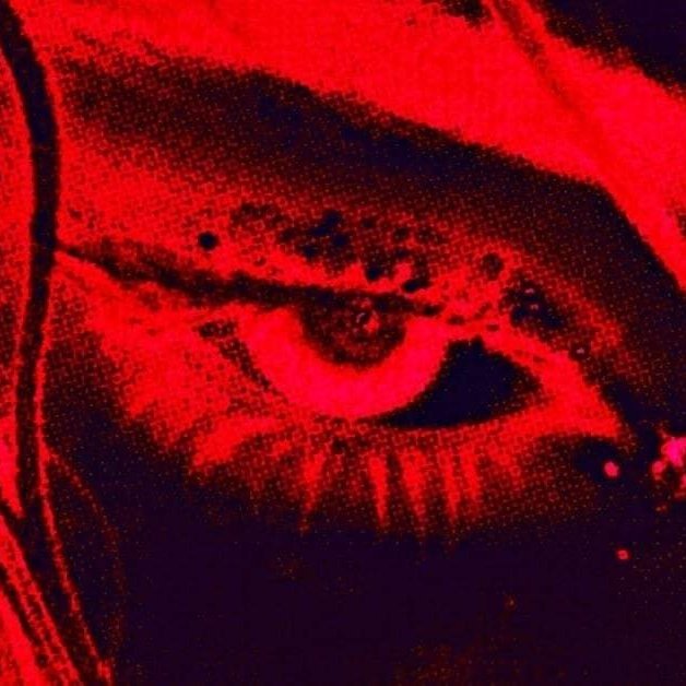 #صورة_ملف_شخصي_جديدة العين الحمراء