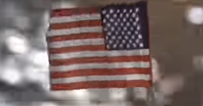 FilmsQuirky's tweet photo. Feb 15 : Flag seen  🇺🇸
#Bales2024FilmChallenge #FilmX 📽️ 🎬
@bales1181
#PlanetOfTheApes (1968)
Before Landon, Taylor and Dodge emark on their desert trek, Landon plants a mini USA flag in the rocks which Taylor finds hilarious.
#CharltonHeston #RobertGunner #JeffBurton
[3/3] https://t.co/ts2yFl62M3
