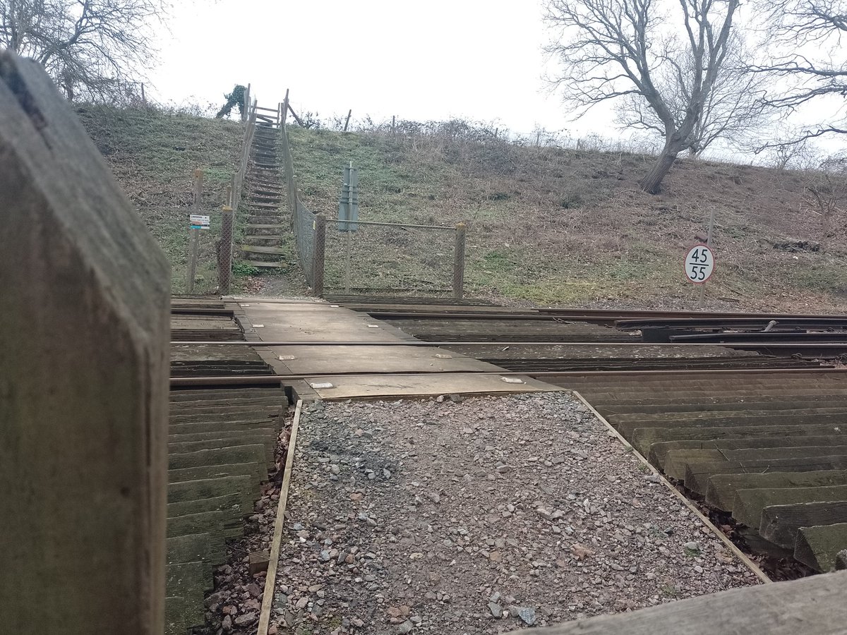 HBtrainfan375's tweet photo. Visited a foot Crossing near @KentCRP1 Yalding station called MacDougall level Crossing. Didn't see any trains as I take the wrong path along the way which meant I missed a train. https://t.co/ouVWqCPi3J