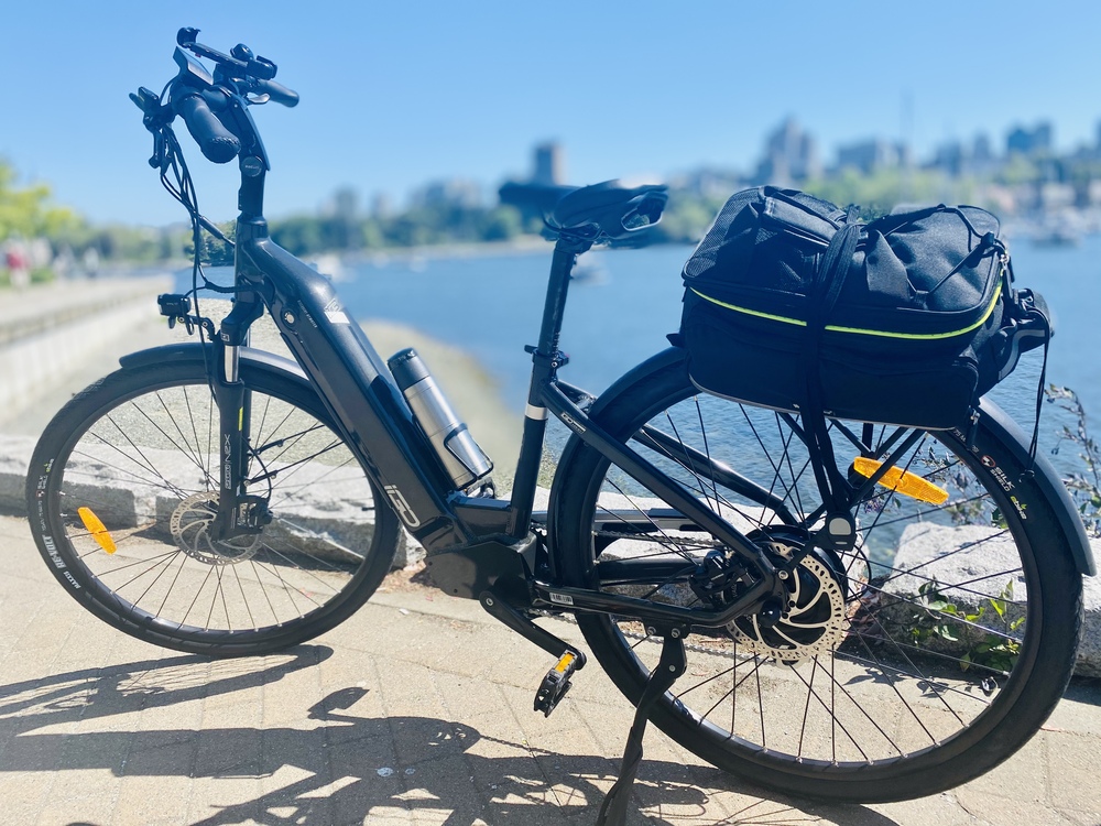 Project529VAN's tweet photo. Stolen from the 300 block of Robson St. in Vancouver. Last seen on Feb 7th. Reported to police. Had red pedals at the time of the theft. https://t.co/AIIni5vFfM @VancouverPD @WECHCPC @Granvillecpc1 @MVTP_WCPC @TransitPolice https://t.co/feoieTQ7dt