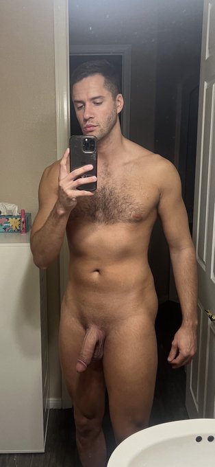 Happy Valentine&rsquo;s Day ❤️ https://t.co/Kew416pnAm