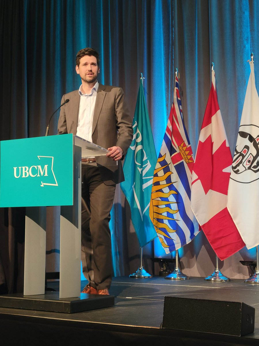 Fed Infrastructure  &amp; Housing Minister <a href="/SeanFraserMP/">Sean Fraser</a> talking to #UBCM2024 Housing Summit about "building complete communities." On infrastructure/transit: "Big cities have seen extraordinary population growth... all levels of govt need to invest in transit."