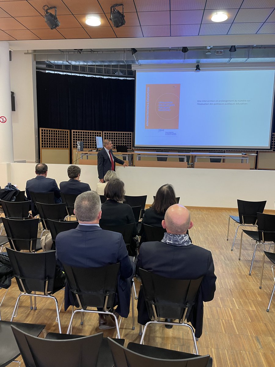 AFAE_Orleans_To's tweet photo. 🙏à tous les participants réunis à la première rencontre AFAE de l’académie d’Orléans -Tours. Un grand 🙏au recteur @GHalbout pour son ouverture et sa presence,   au président de l’AFAE, William Marois pour son soutien et au président du CEE, @DanielAuverlot pour sa participation https://t.co/faCptnIK3Q