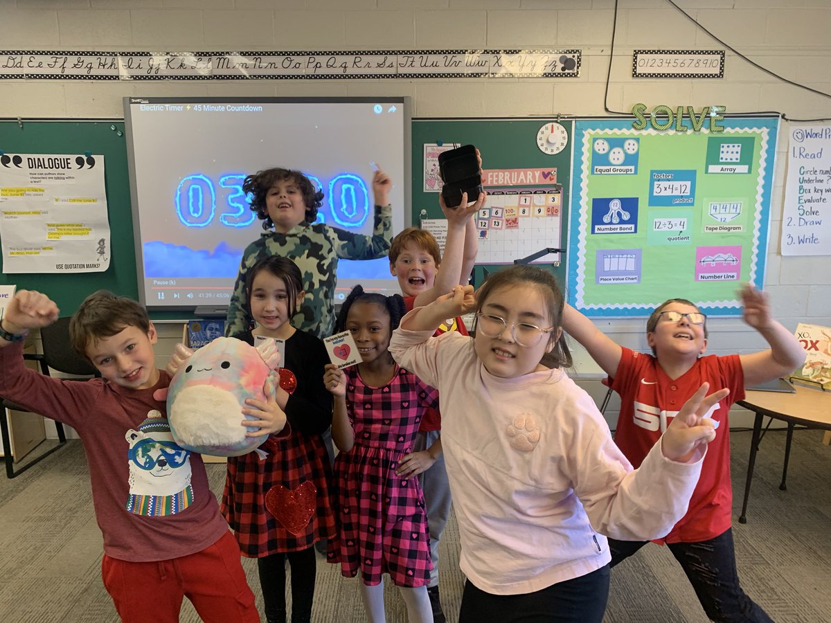 …and they broke out!!!!! Great job Room 2!! 💕🧩🔓 @d61edtech @breakoutEDU @D61Lace #d61learns