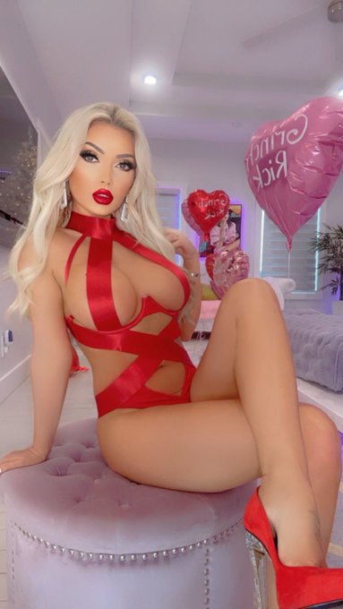 Happy Valentines Day❤️💕🥰💋🌷🌸 online now🥰 https://t.co/kdKcvOwVXs