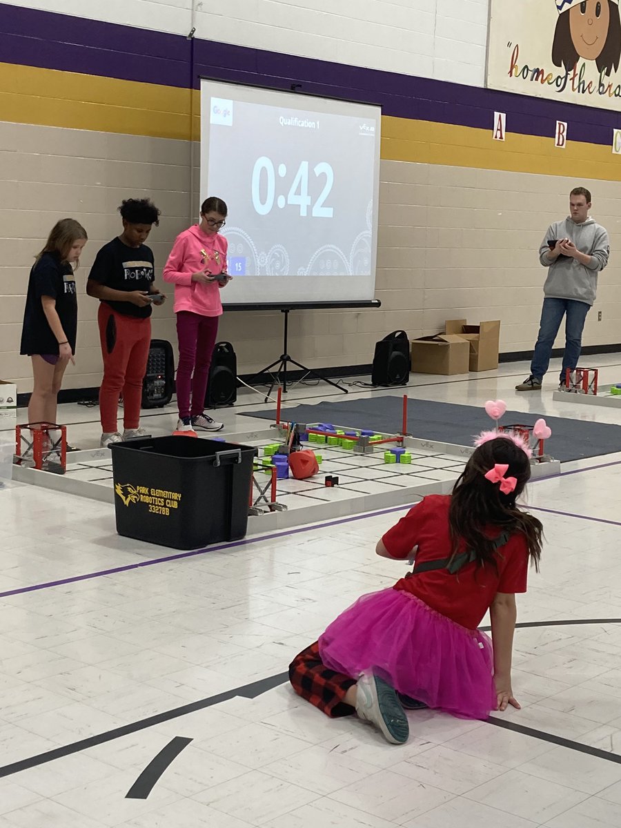 skleemg's tweet photo. League Night on Valentine’s Day! Let’s go Park Eagles! #WeAreMG #VEX #Robotics @Miss_Lugar https://t.co/CMjiBjiVvb