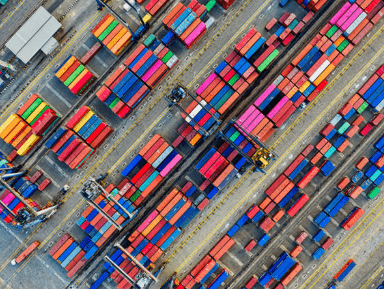 container_news's tweet photo. China-US container leasing rates rise threefold, container demand recovery on the horizon 

#ContainerxChange

 https://t.co/oHbvFP1hwJ https://t.co/wXVjoYYga4