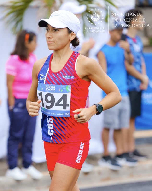 lajornadacrc's tweet photo. La maratonista Diana Bogantes fue la mejor representante de Costa Rica en la carrera internacional La Candelaria (10 km). 🚨👏🏽🇨🇷

Ella se adjudicó la MEDALLA DE PLATA y quedó a tan solo 22 segundos de la líder: Leah Kigen de Kenia. 🇰🇪 

¡Sigue creciendo! 🌎 https://t.co/FHu8h4jcCK