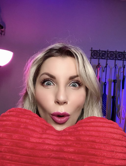 HAPPY VALENTINES DAY ❣️

I have the best fans and lovers ?
Feeling so grateful for the real ones ❤️‍?