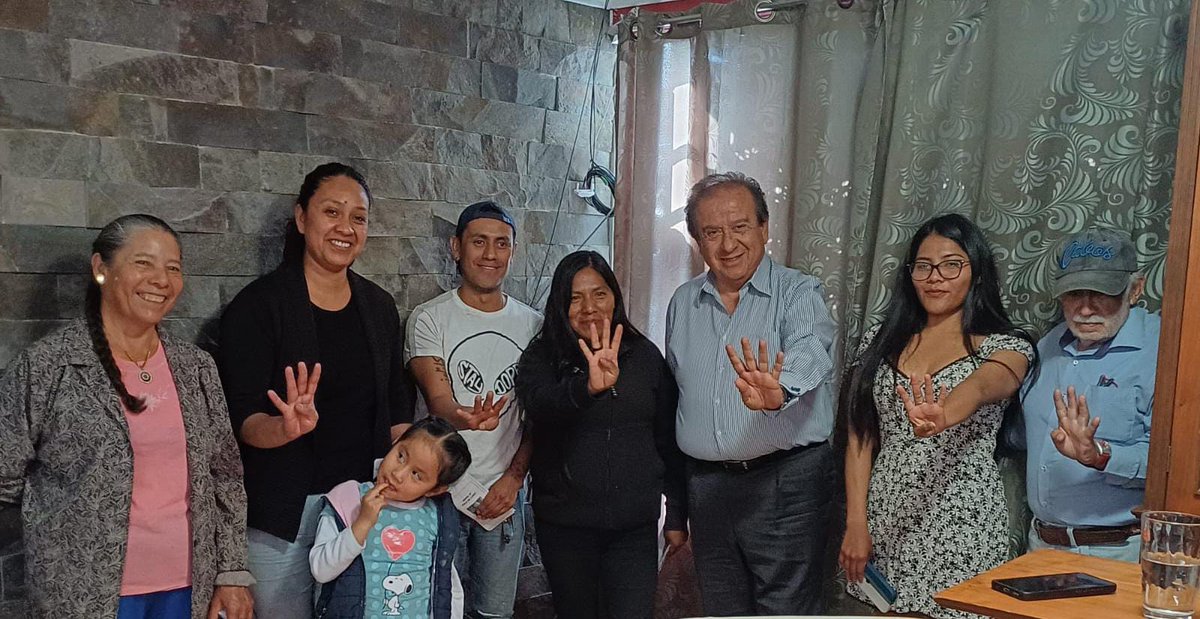GRACIAS a #LilianaConde Presidenta de la #ColJardinesdeJuanBosco por aceptar ser Enlace de <a href="/FactorRadioPue/">Factor Radio Puebla</a> ,abandono de las colonias del sur,los millones que <a href="/eduardorivera01/">Eduardo Rivera Pérez</a> y <a href="/adandominguez/">Adán Domínguez Sánchez</a> quieren bajar en  #BarriodeSantiago debían llegar aquí #POLOteescucha #GermanSalazar