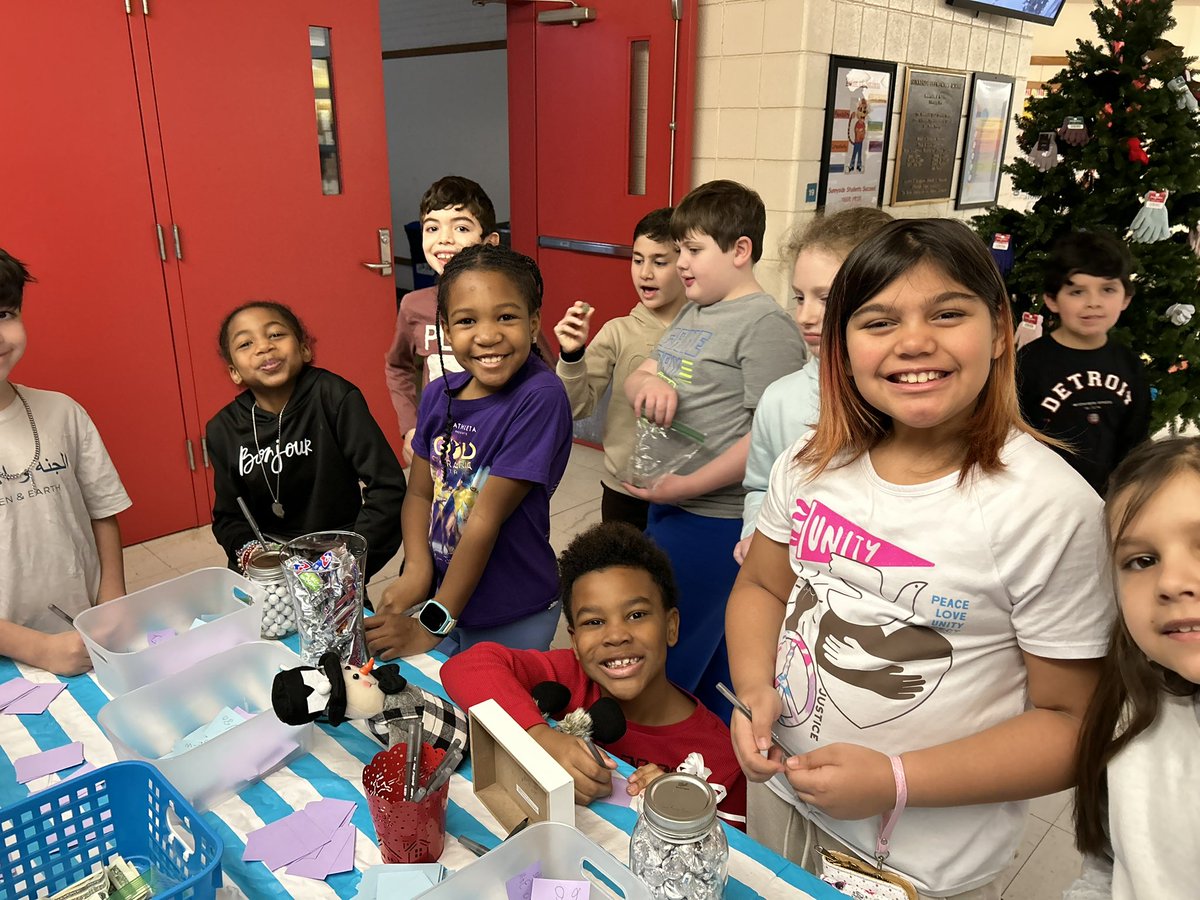 MelisManning's tweet photo. Winter estimation jars! ❄️ Snow much fun developing our math skills! ⛄️ https://t.co/xvl1JTi5P9