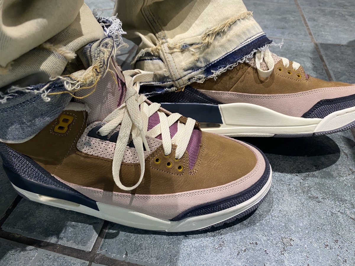 DougieFuego's tweet photo. 14 -Box Of Chocolates #BHMKOTD #BHMKOTD24 @JerLisa_Nicole I don’t see these much on people’s feet. #FeetPieces #Wearyoursneakers Smooth surfing on this Frigid day. #GodBless https://t.co/BNpTO26wjW