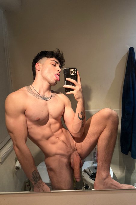 That after gym floppy ? https://t.co/1BrjRj7meh