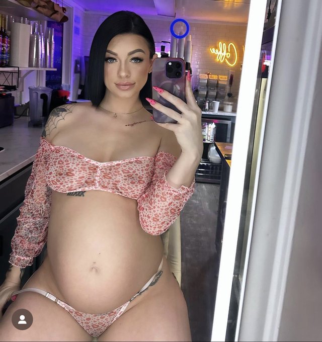 Be my Valentine?! 💌 https://t.co/dREs5Lu3C6