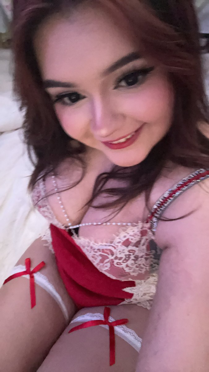 imsleepysapling's tweet photo. be my valentine :3c ? https://t.co/RSELUZzBTA