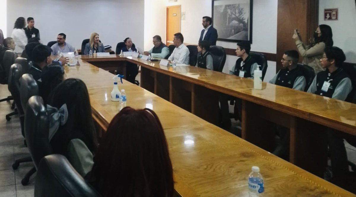 ConalepTlalne2_'s tweet photo. ¡Emocionados de anunciar la firma de convenios con Soluciones Olven Mov, S.A. de C.V. y ETN Turistar Lujo, S.A. de C.V. ! Estamos encantados de colaborar con estas empresas. ¡Juntos hacia el éxito! https://t.co/sKxxo9bOcq