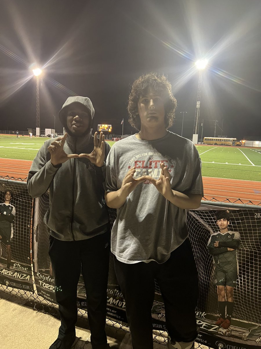 caleb_loper36's tweet photo. Great opportunity to support LBHS athletics at the girls soccer game versus Ellison @LBBroncoFB @BByrd24 #twotwelve https://t.co/Nee6LeuPe7