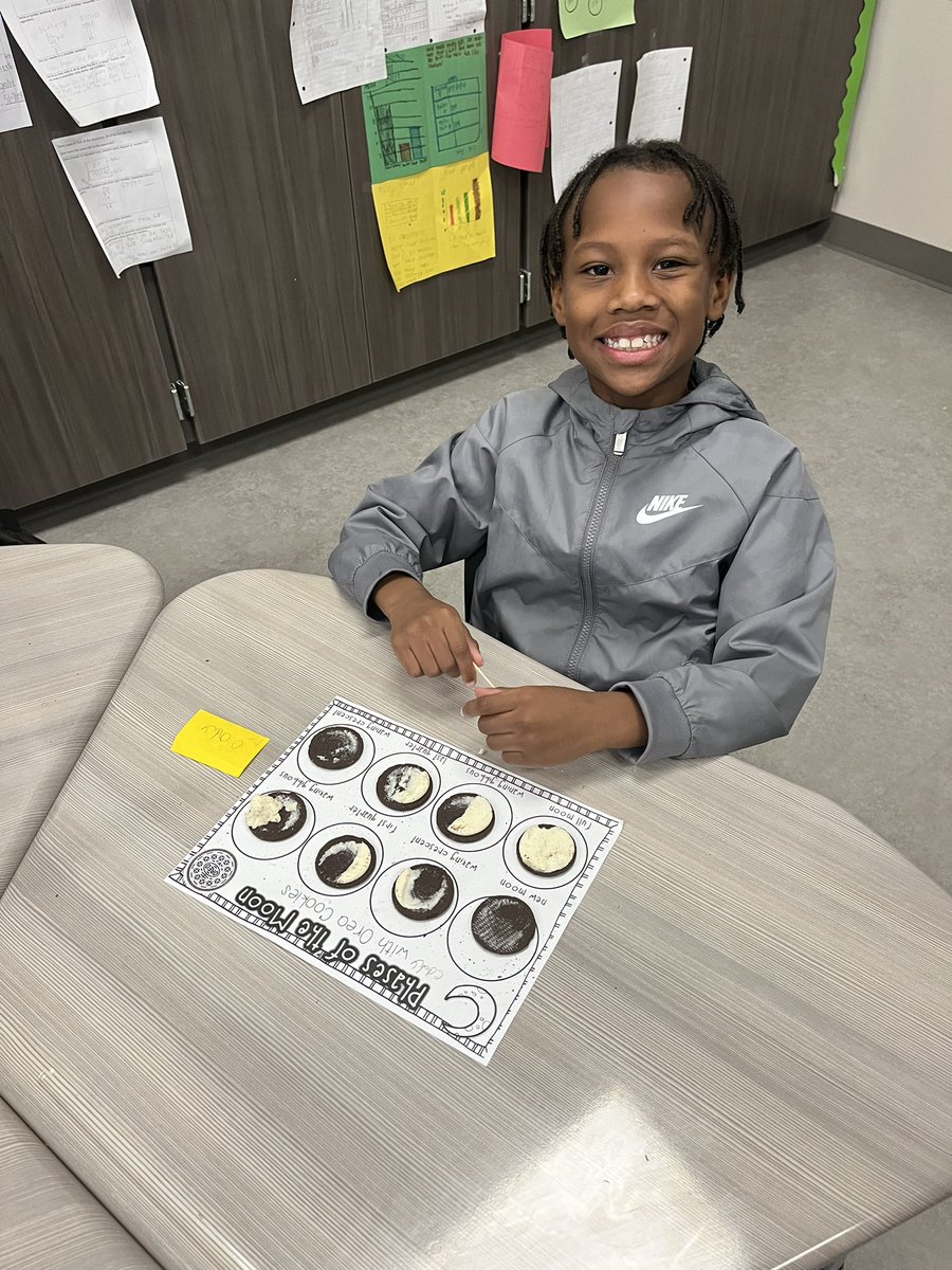 The moon isn’t made out of cheese. They’re made out of Oreos🌕 Just kidding! Students explored the patterns in our sky by creating the Moon Phases with delicious Oreos. #foodscience