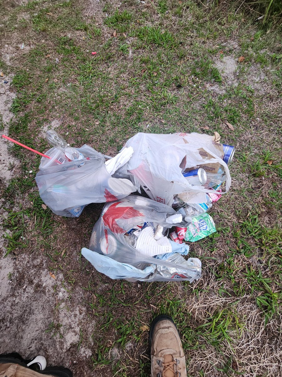 This is the shit Im talking about, I couldn't walk past it any more. Picked up every bit of this in my neighborhood, bags and all. New rule. I don't go for walks without garbage bags. LFG
#75hard #Livehard #RealAF #Personalexcellenceistheultimaterebelion