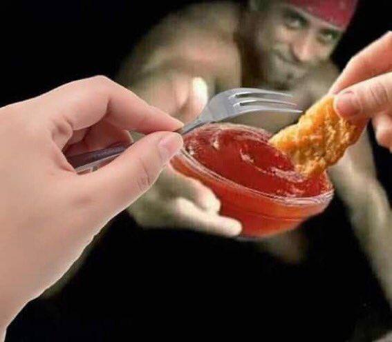 justsavini's tweet photo. @milosonsol dip it hard, dip it good  $milos https://t.co/91QeV9doYR